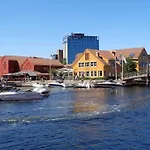 Moblert I Det Fineste Stedet I Byen クリスティアンサン