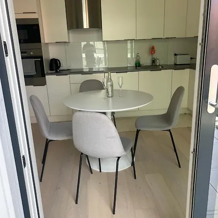 Moblert I Det Fineste Stedet I Byen Feriehus Kristiansand