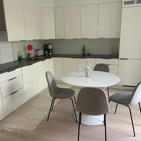 Moblert I Det Fineste Stedet I Byen Feriehus *